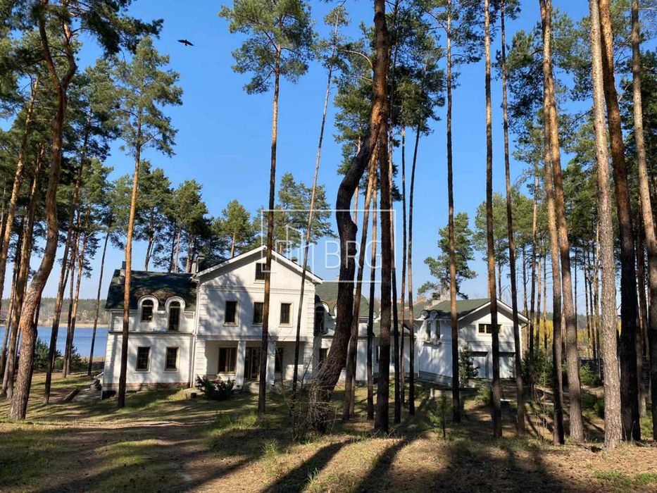 Дом на берегу Стугны 115 соток в соновом лесу Украинка без комиссии