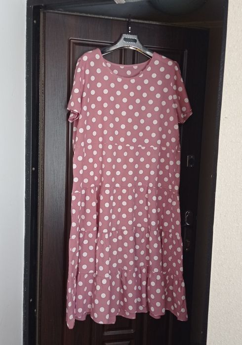 Легке плаття в горох. В ідеальному стані.і