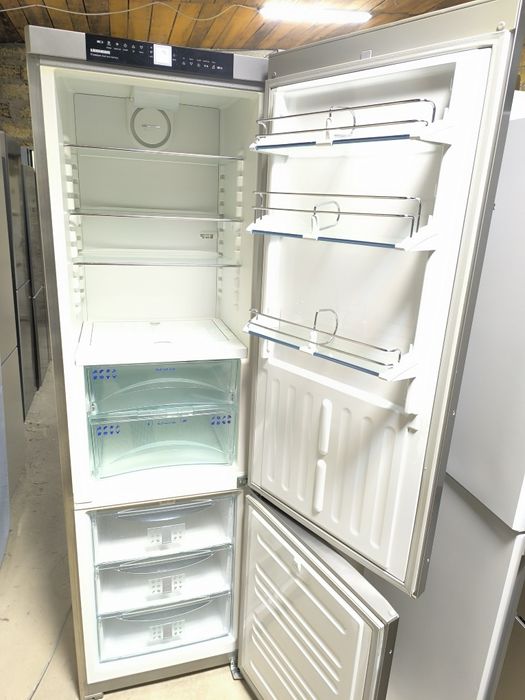 Двокамерний Холодильник Liebherr CBNPes 3756