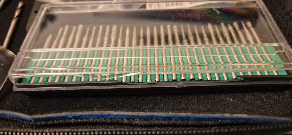 Dremel 3000 multiszlifierka + minipilarka, etui i akcesoria