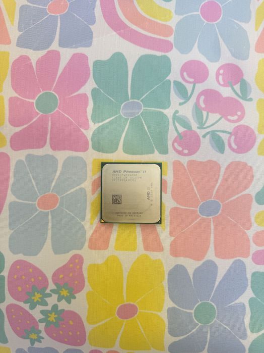 Процесор AMD AMD Phenom ll 840T
HD840TWFK4DGR