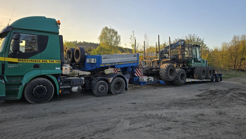 transport naczepą niskopodwoziową :kombajn ,koparka ,ładowarka i inne