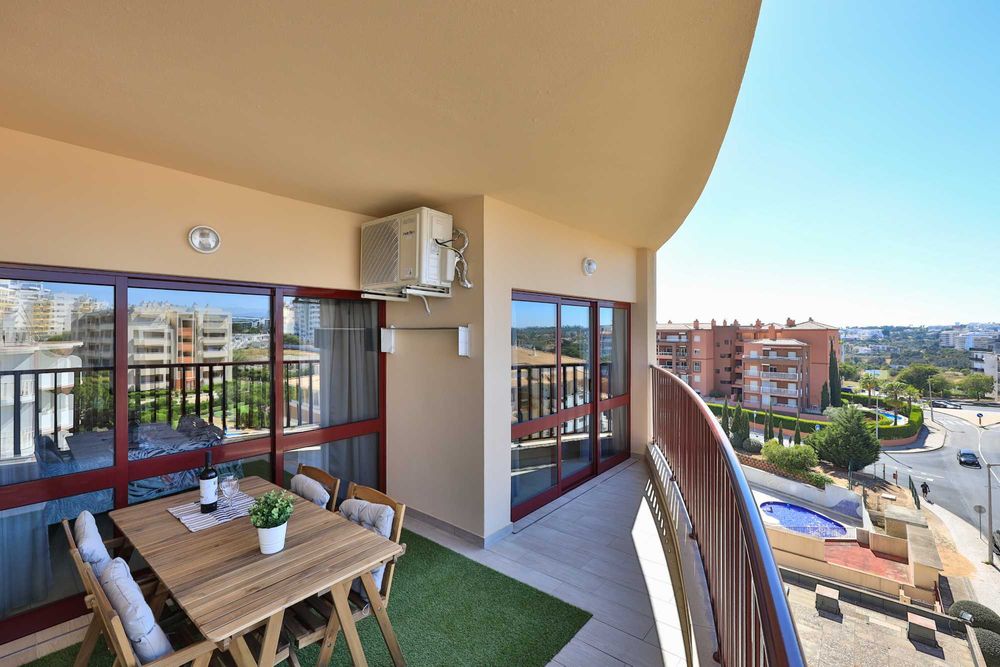 A 250 metros da praia - Magnífico T1 férias Praia da Rocha - AC, Piscina, Terraço, TV Cabo, WIFI e Garagem