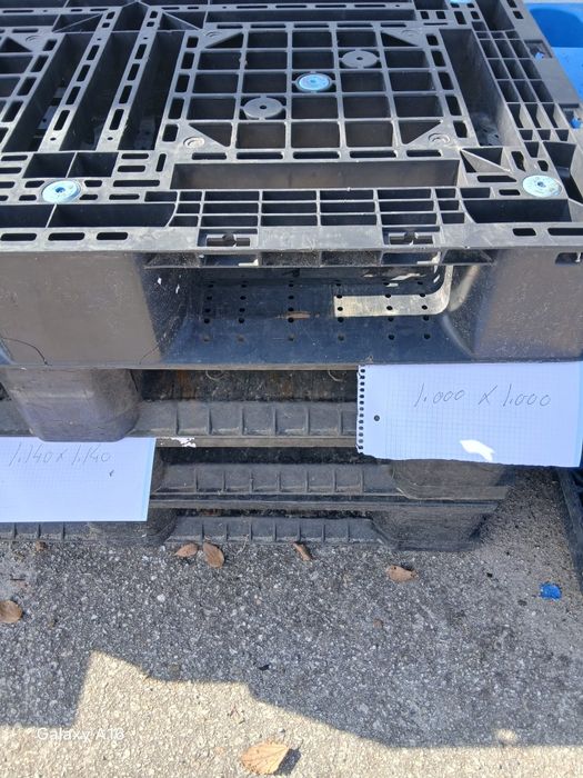 Lote de paletes de plastico