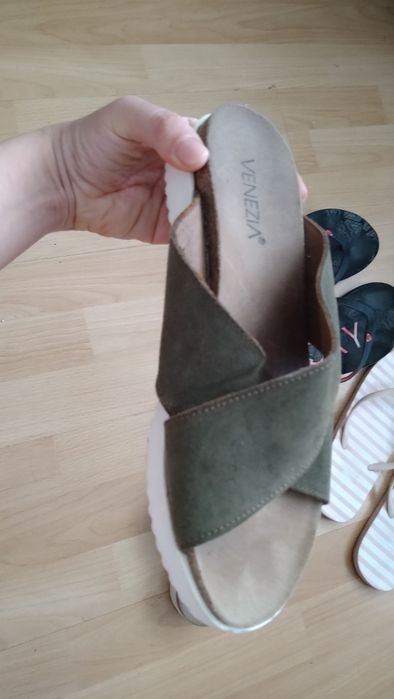 Venezia 39 klapki zamszowe khaki japonki roxy i Reserved różowe buty d