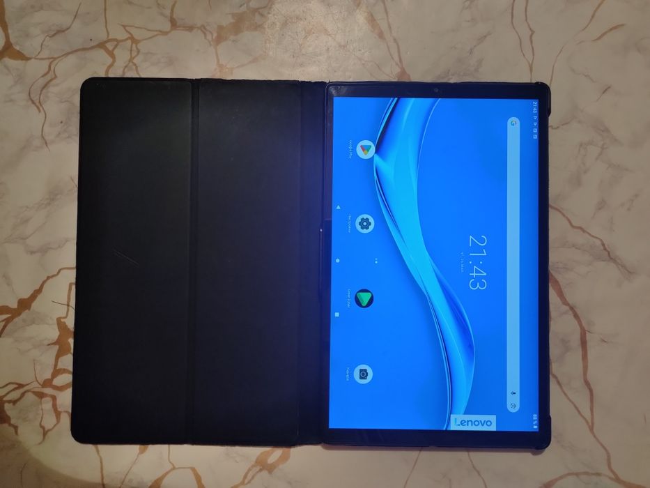 Планшет Lenovo Tab M10 FHD Plus,в отличном состоянии.