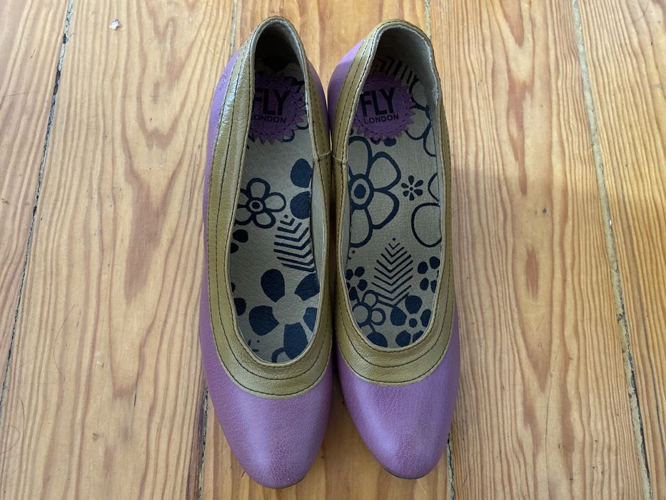 Sapatos novos da Fly London