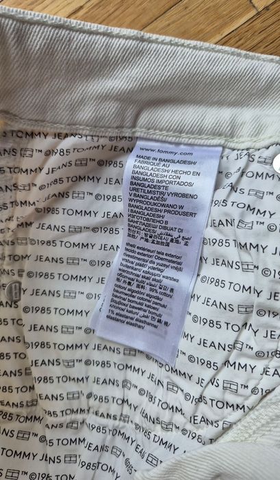 Białe jeansy Tommy Jeans 30/28