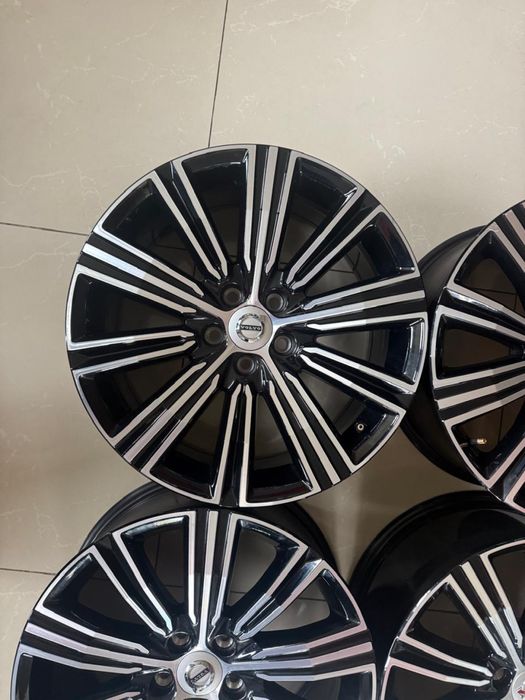 Диски оригінал Volvo V60 XC60 XC40 r18/5/108 Ford Kuga Edge Focus