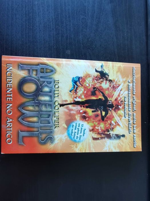 Livro "Artemis Fowl - Incidente no Ártico"