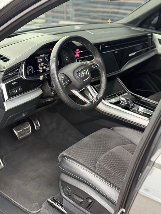 Audi q7.