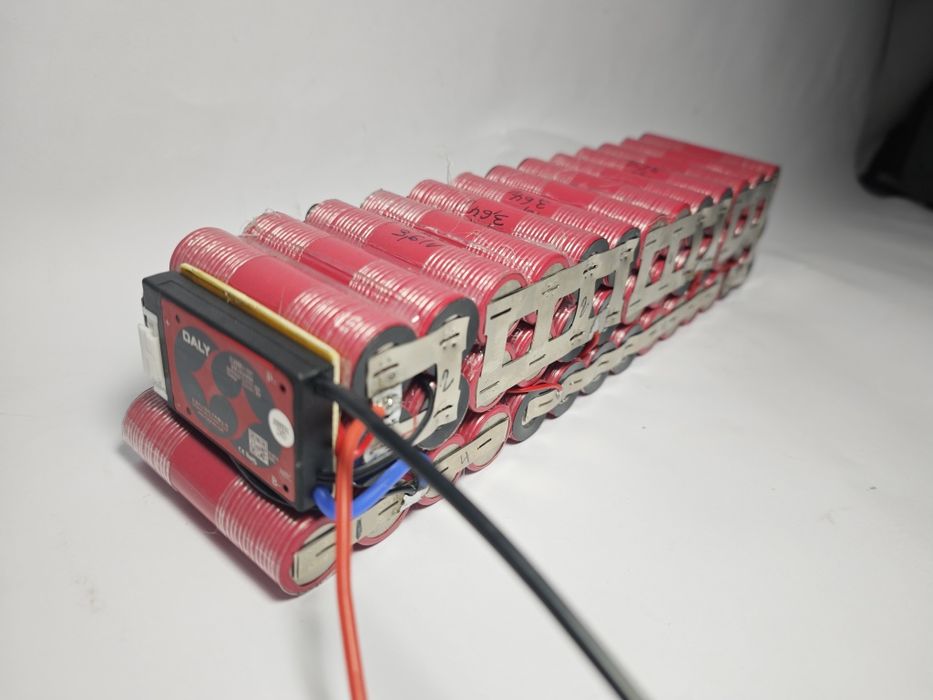 Li-ion аккумулятор 36V 20Ah из элементов Tesla 21700 с Daly BMS