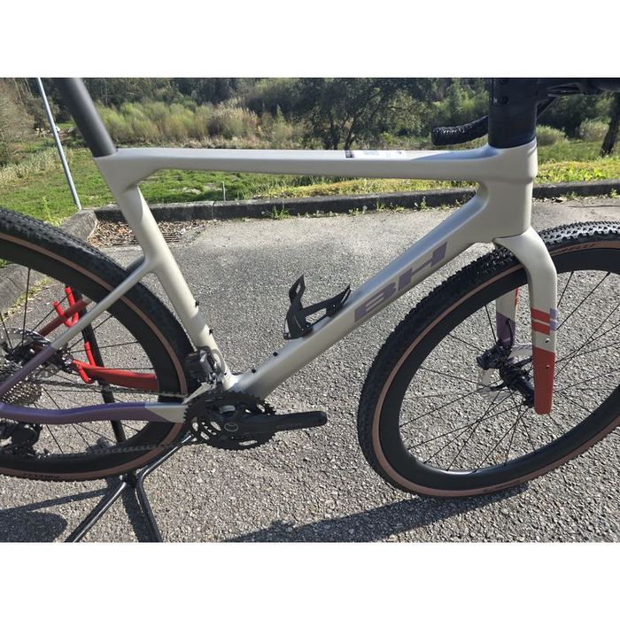 Bh gravel di2 rodas carbono