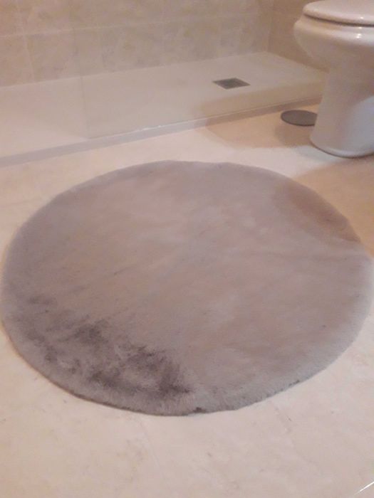 Tapete fofo redondo cinza claro (NOVO POR ESTREAR)