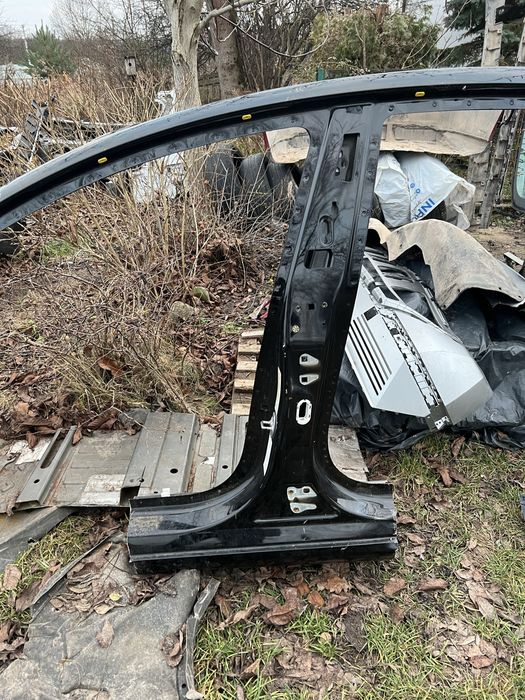 Стійка кузова Tesla model 3