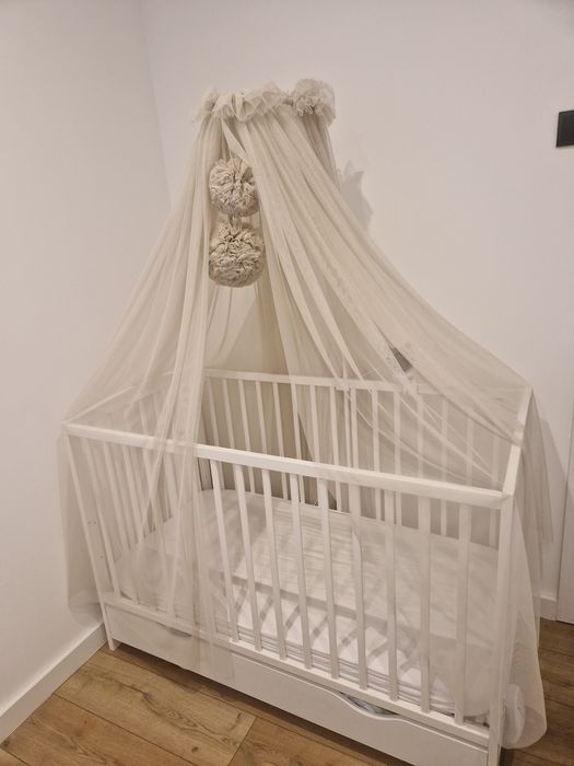 Łózeczko dziecięce z materacem