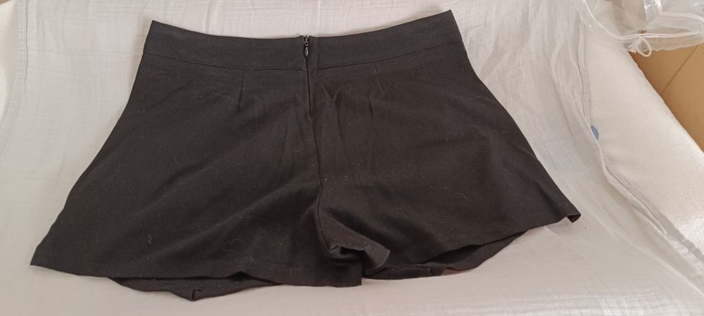 Calções da Stradivarius