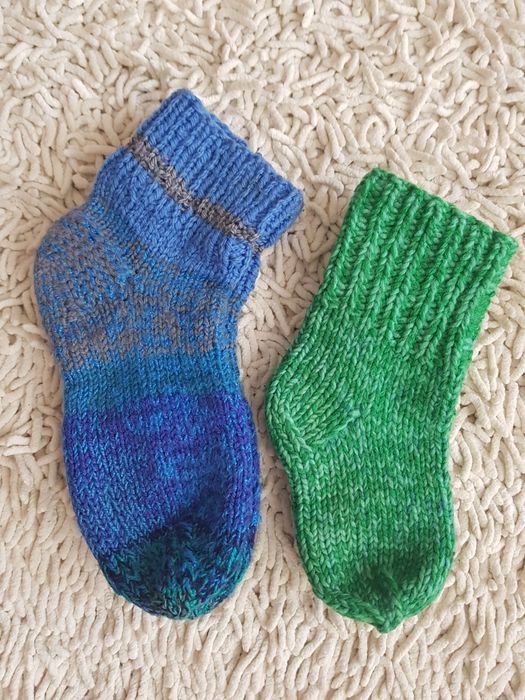 Носки детские вязаные шерстяные ручной работы. Две пары.