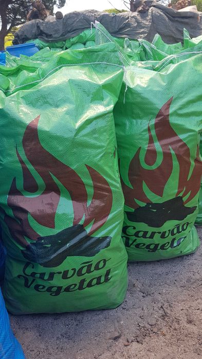 Carvão vegetal. Vende-se.