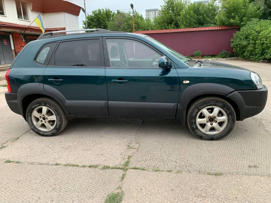 Hundai Tucson (Хюндай Тюксон)2.0 Дизель Механіка 2005 рік Повний привід
