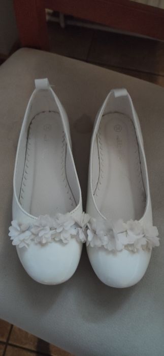 Alba , buty , wianek. Zestaw komunijny dla dziewczynki