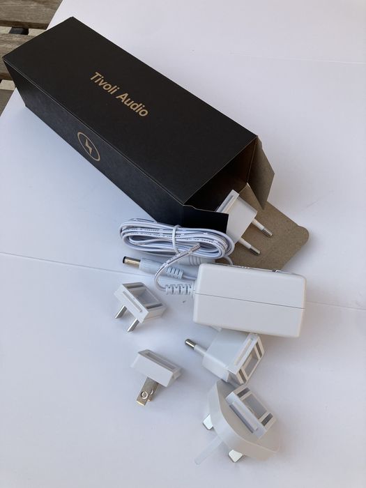 OPORTUNIDADE! Tivoli Audio Model One BT (bluetooth)