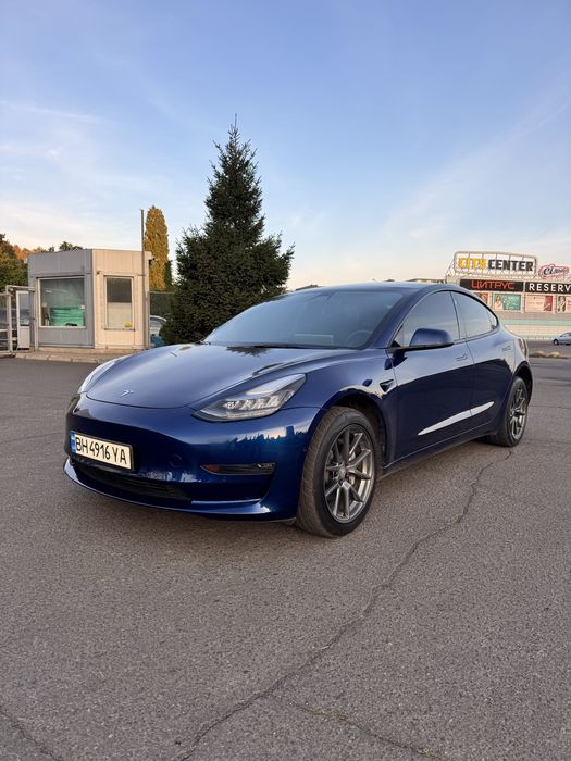 Tesla 3 21год 82.5 kw полный привод 460км