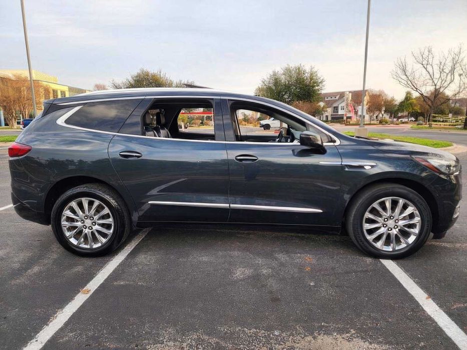 Buick Enclave      2018