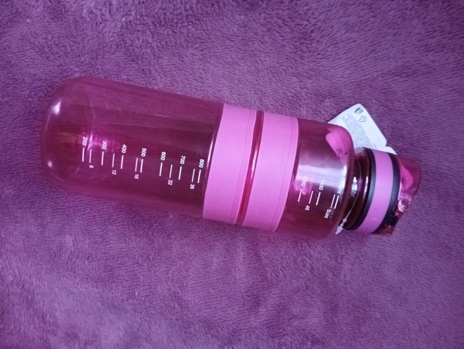 Пляшка для води на 1.5 л