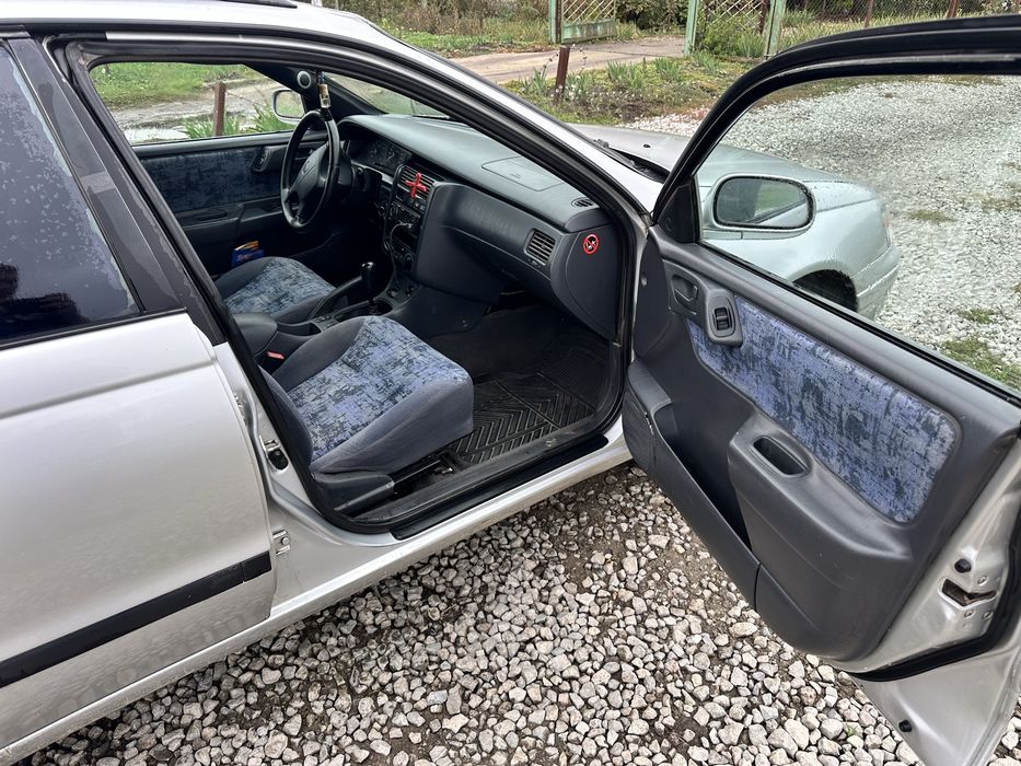 Toyota carina e 1.8