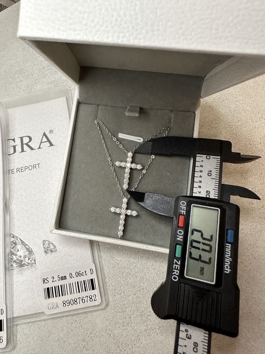 Срібний хрест з муасанітами з сертифікатами . Кольє з хрестом