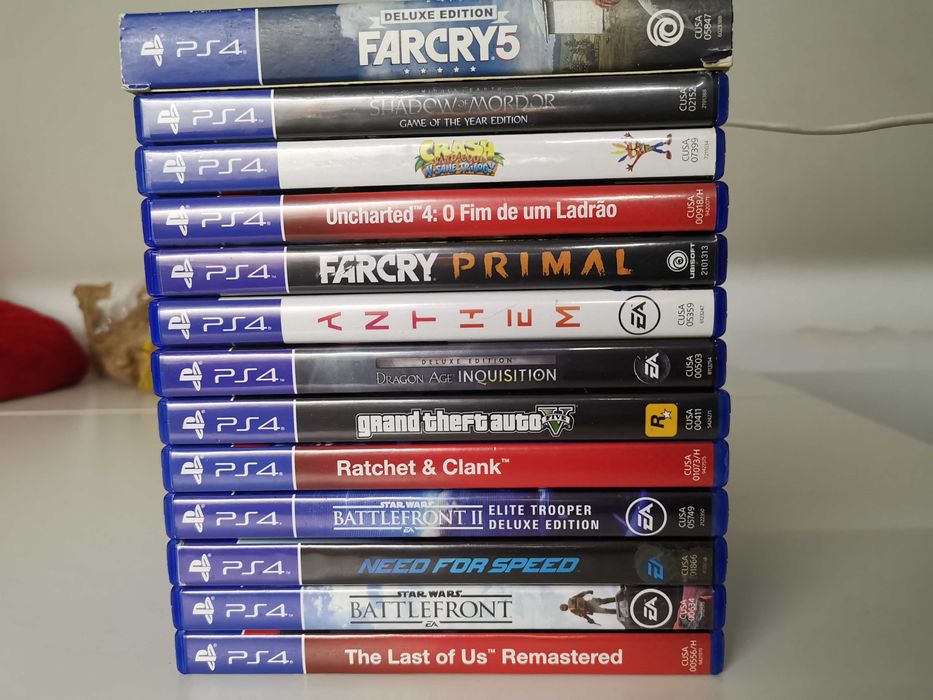 PS4 Slim 1TB + VR Headset v2 + 13 Games with 2 Controllers64297807972226123