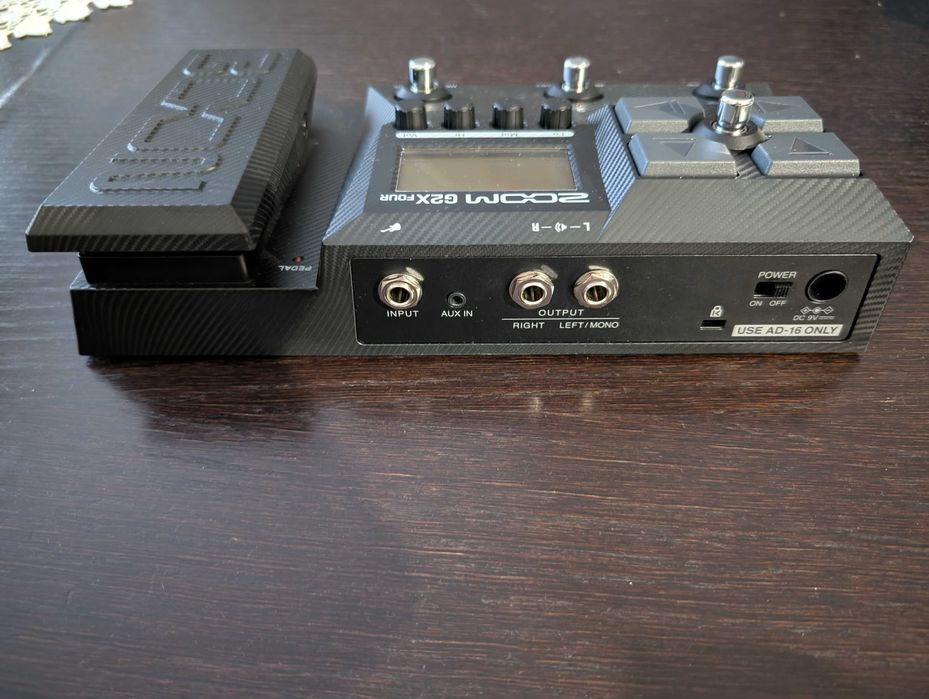 ZOOM G2 FOUR multiefekt gitarowy procesor efektów gitarowych