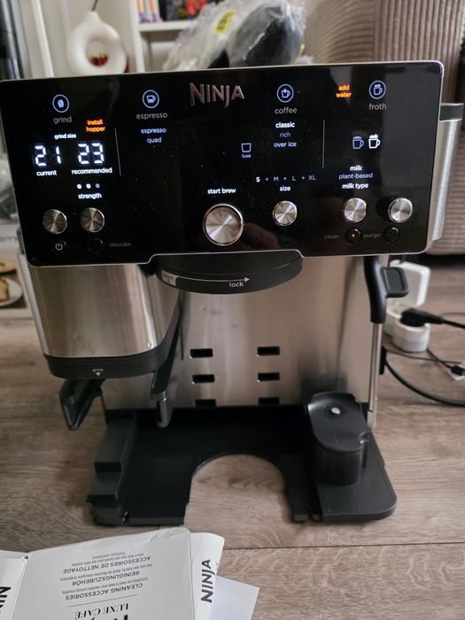 Ekspres NINJA Luxe Café Essential ES501EU