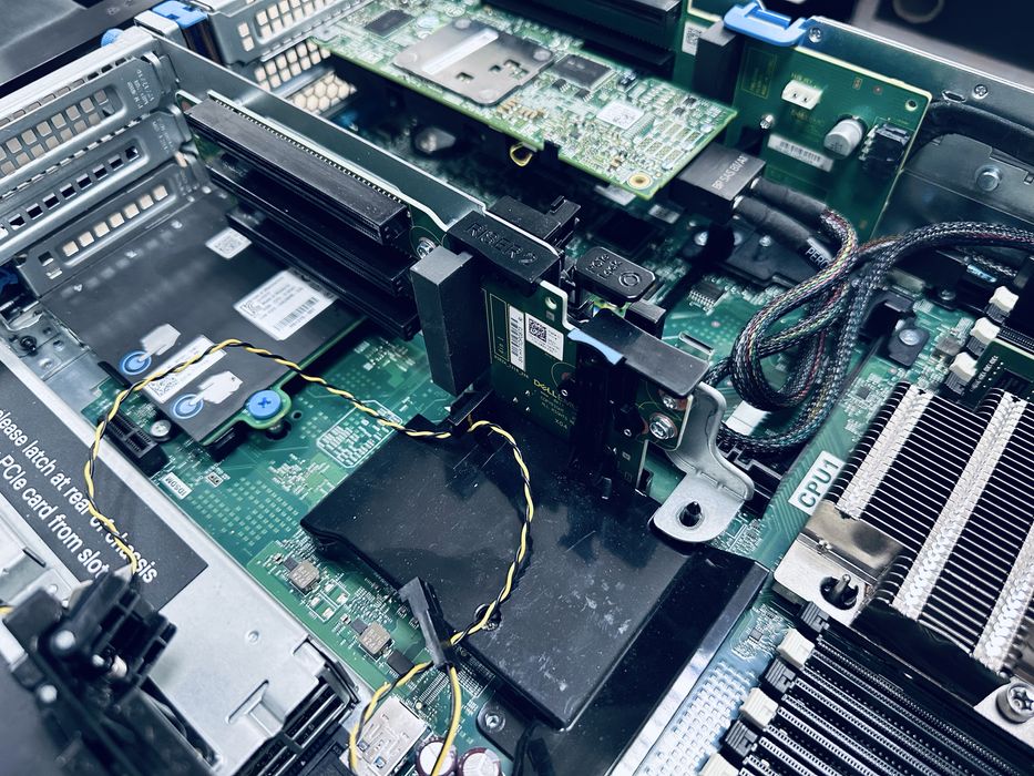 Сервер DELL PoweredgeE R740xd 8LFF