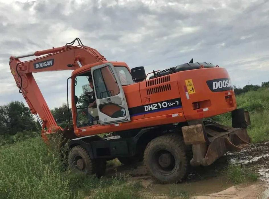 Екскаватор-навантажувач JCB 4CX в оренду | Власний парк, оплата з ПДВ | Львів
