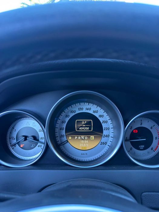 Mercedes-Benz C220 caixa automática