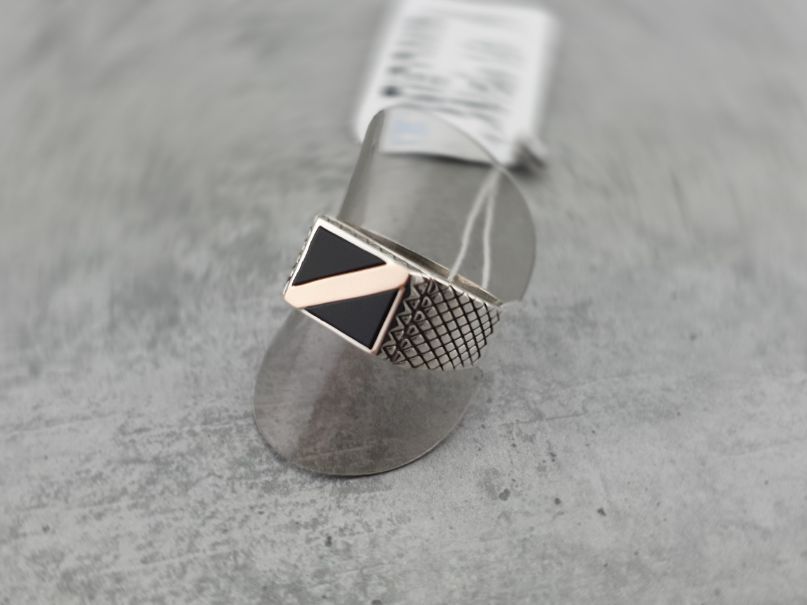 Чоловічий срібний перстень із золотом та онікосом кільце печатка