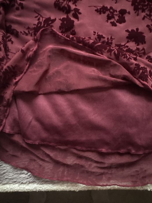 Винна святкова сукня