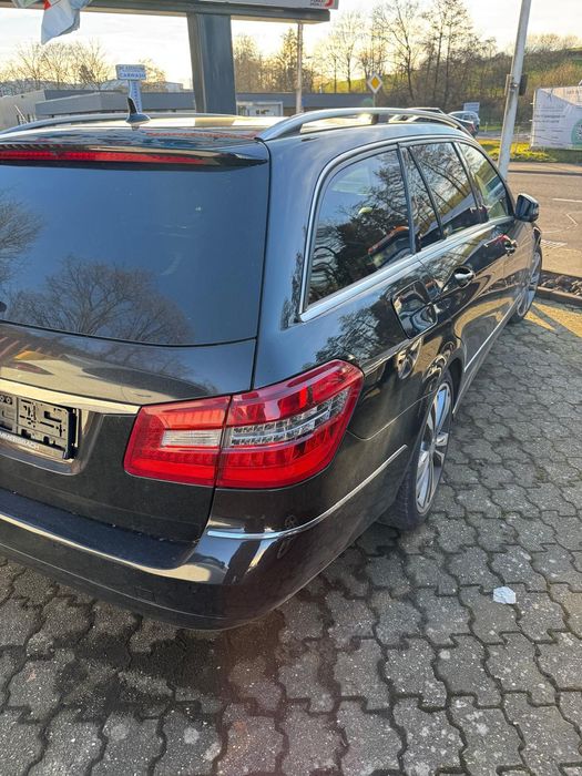 Mercedes s 212 rok 2009 uszkodzony silnik