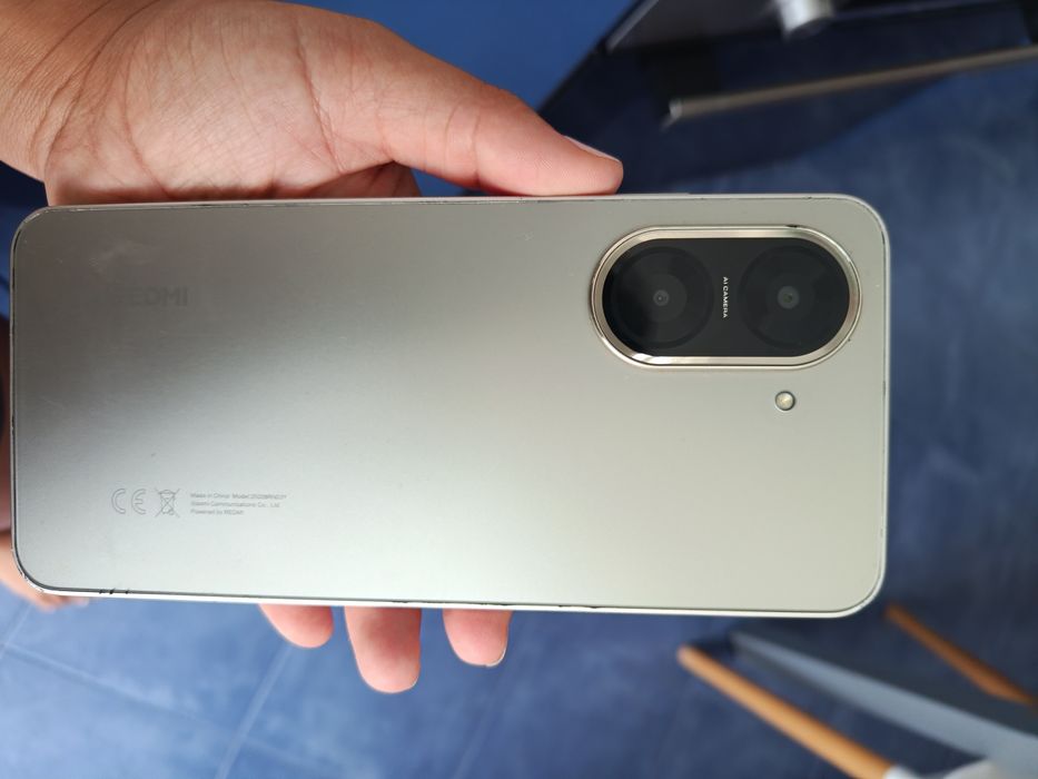 Redmi A5 dourado