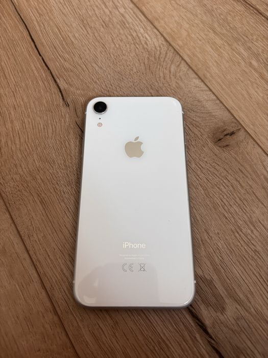 I Phone XR 64GB.