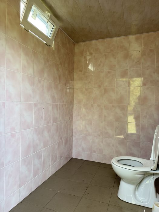 Будинок на першій лінії ставка