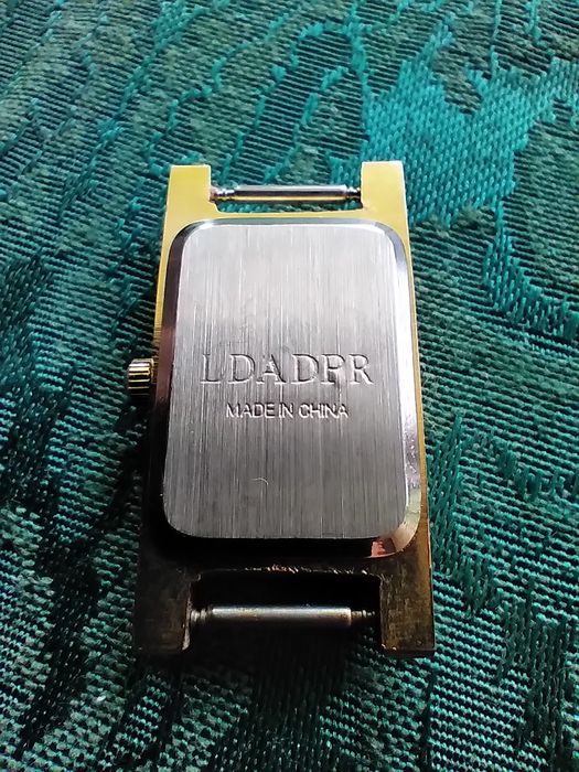 Złoty zegarek damski Ldadpr