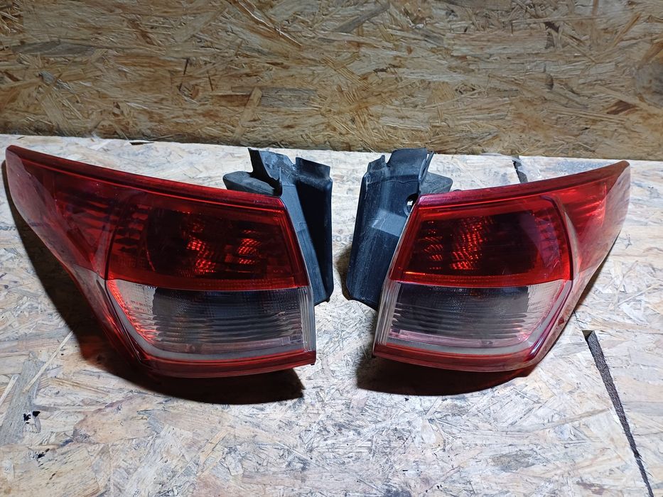 Lampy lewa lub prawa do Ford Kuga Mk 2