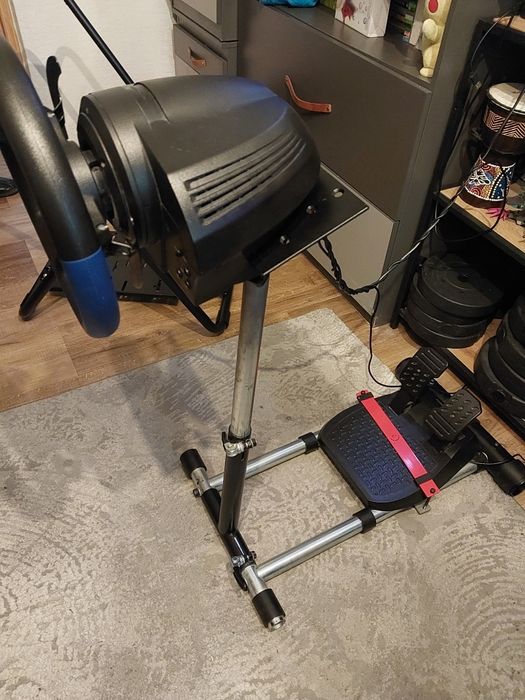 Kierownica wyścigową Thrumaster T150