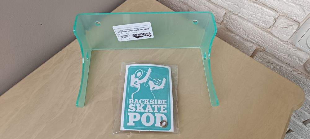 Настінне кріплення для скейтборду