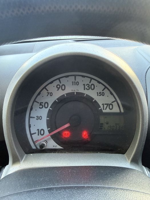 Toyota aygo 1.0 ac 2009 — photo 2