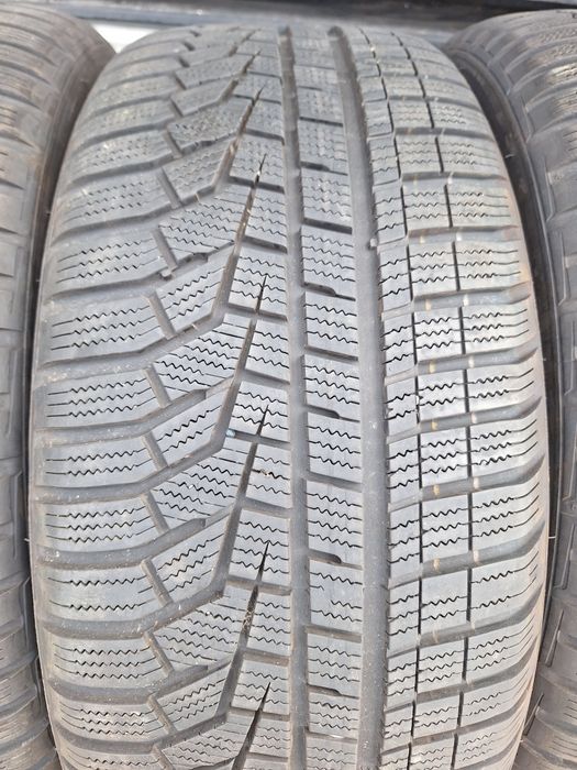 Opony zimowe Hankook Winter icept evo2 235 50 r19 103H