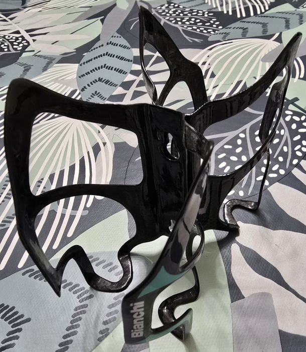 Porta bidão Bianchi em carbono